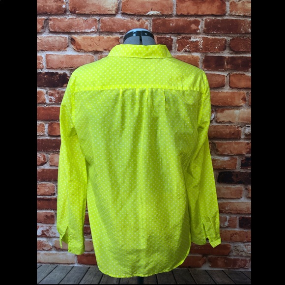 ⚡️sale⚡️Ann Taylor loft high neck button down top - Picture 3 of 8